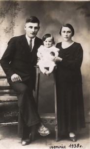 Celestyna Dobrzańska z rodzicami- 1938